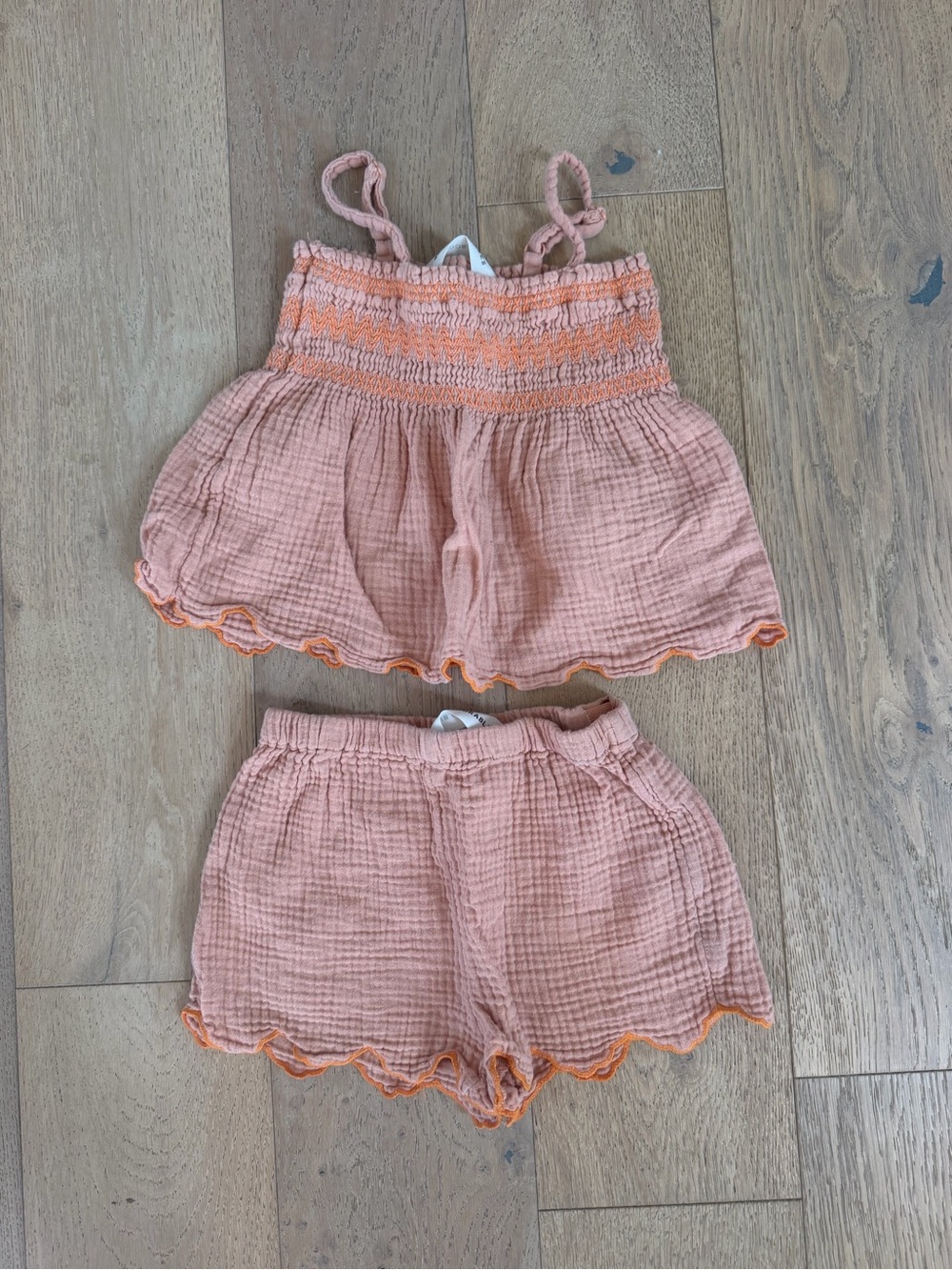 H&M Adorables Pink Gauze Smocked Crop Top & Scalloped Shorts Set 4T